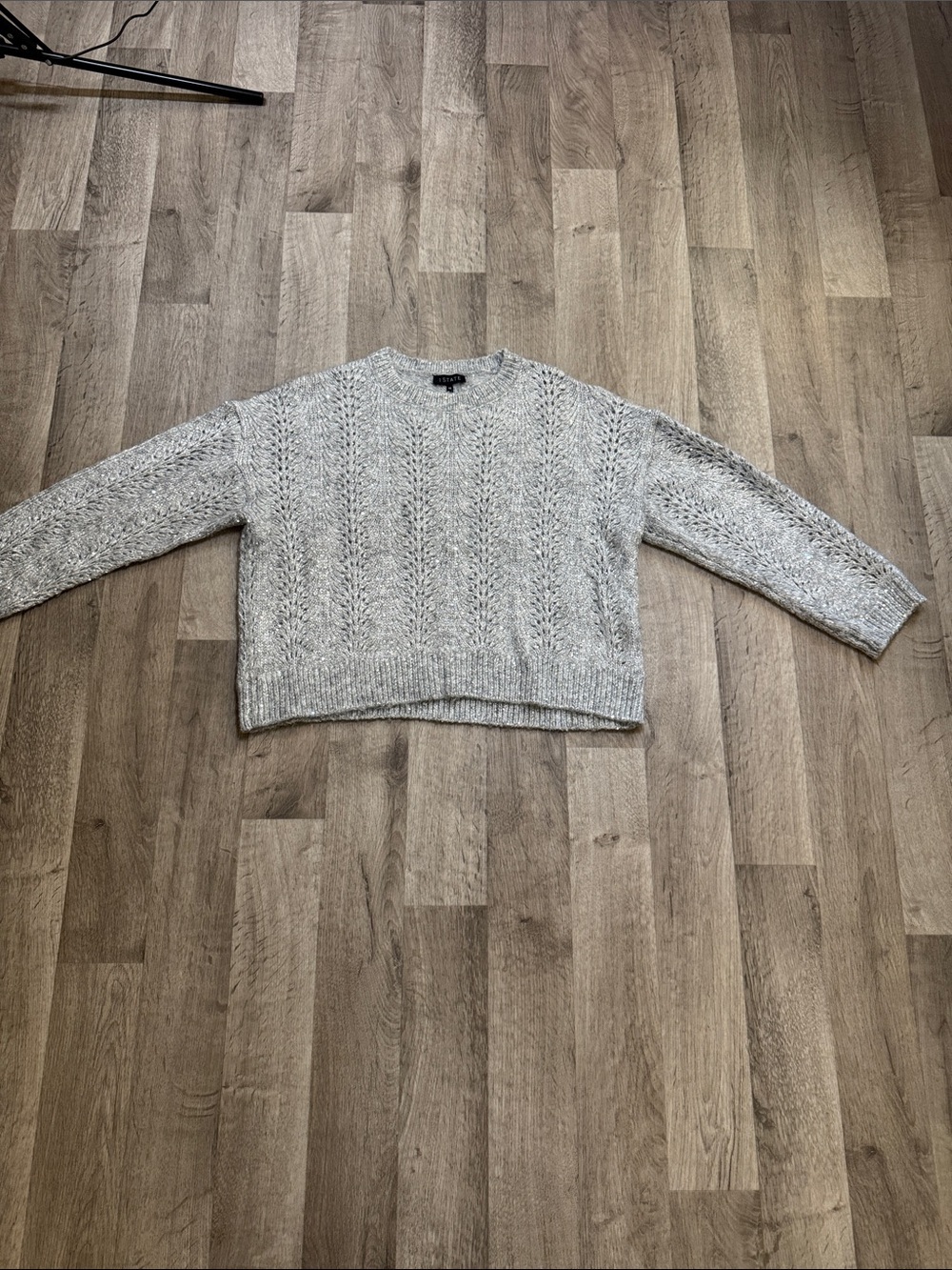 1 State Cozy Light Gray Cable Knit Sweater size M. Has sequins.